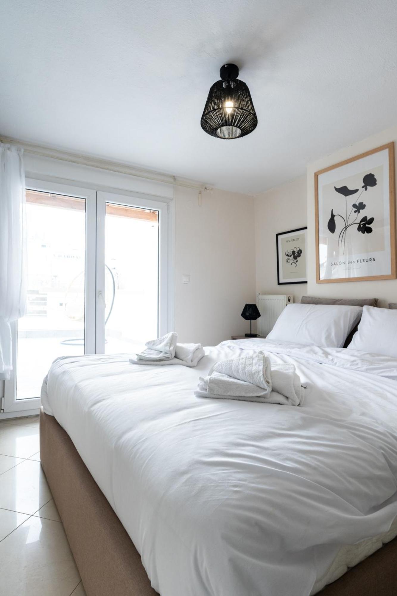 Pomegranate Luxury Penthouse Maisonette With Beautiful Terrace & Free Parking By Binobi ! Tessalónica Exterior foto